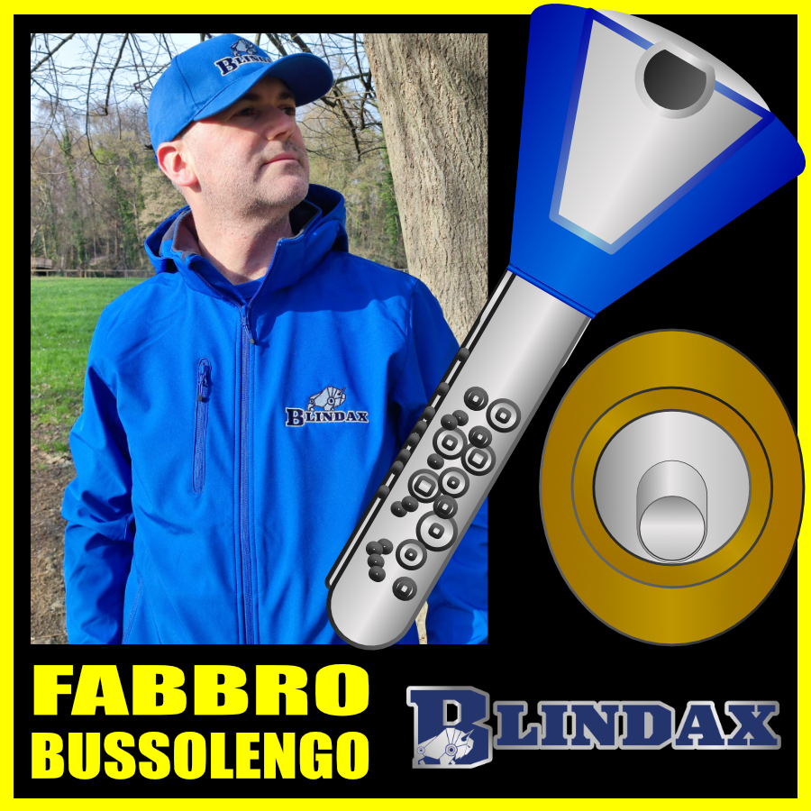 Fabbro Bussolengo, provincia di Verona, Michele Bortolotti in uniforme blu Blindax e serrature di sicurezza.